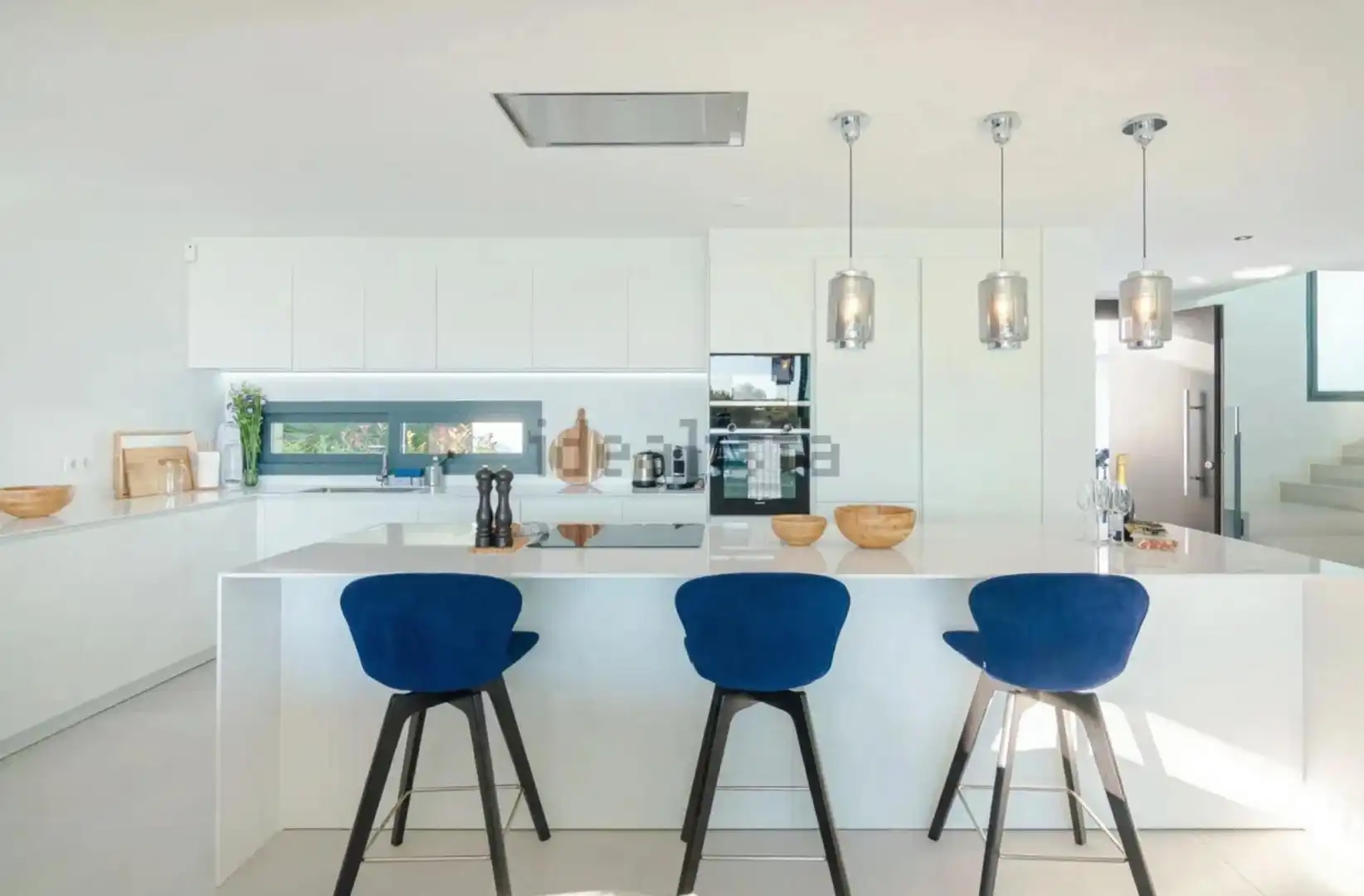 Cuina de Casa o xalet en venda en Marbella amb Aire condicionat, Jardí privat i Terrassa