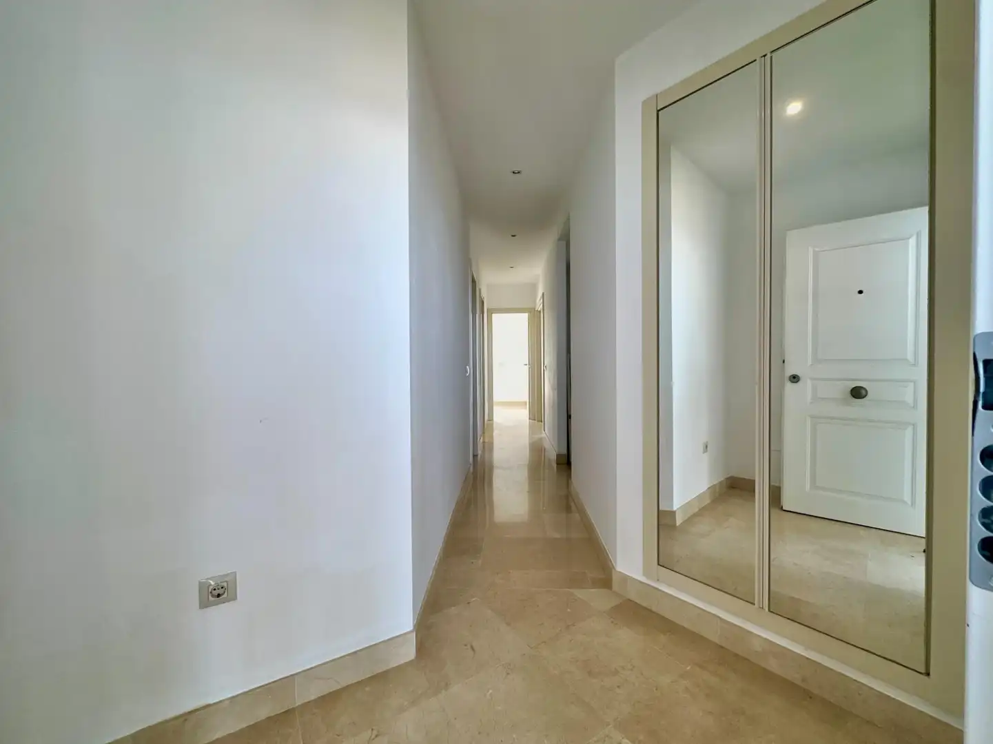 Ático con ascensor en venta en Castillo Sohail - Myramar, imagen 35