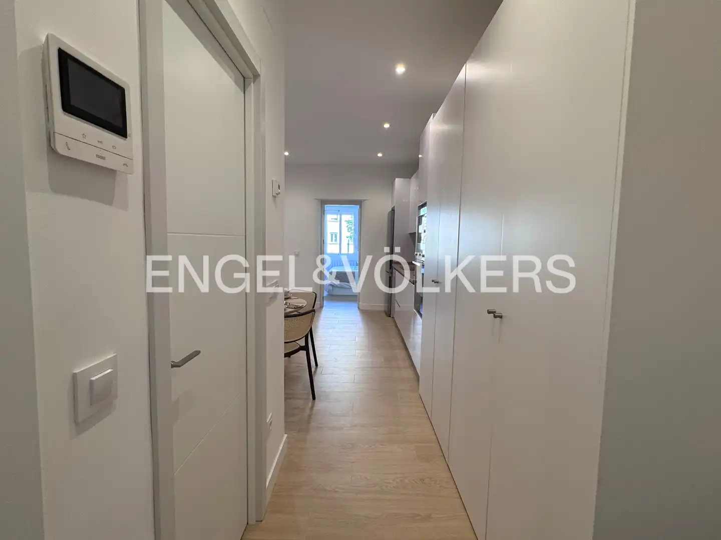 Flat for rent in Madrid  with Air Conditioner, Heating and Furnished