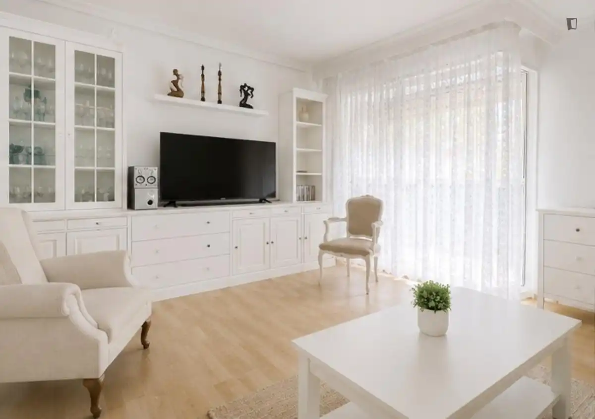 Apartamento de alquiler en Valdezarza