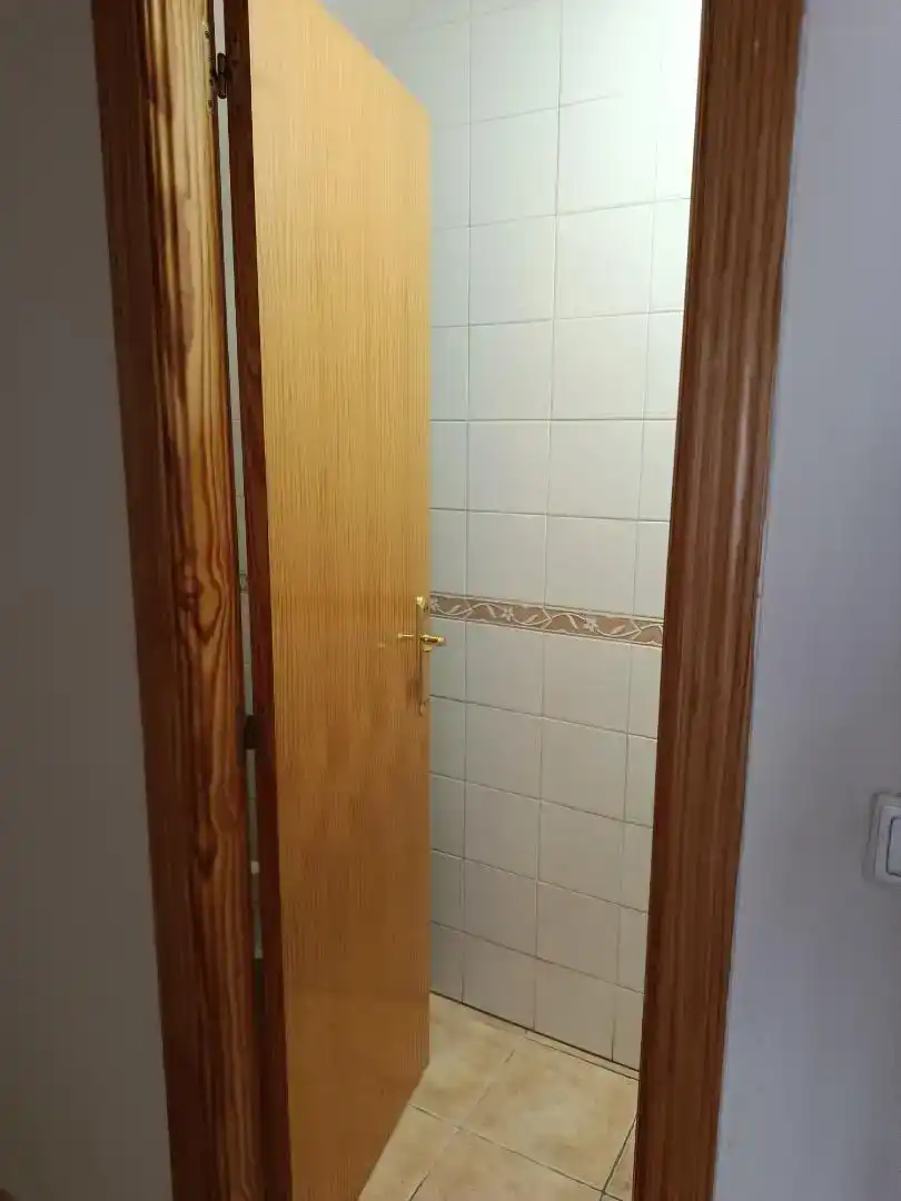 Baño de Casa adosada en venta en Castellar de la Frontera con Aire acondicionado, Trastero y Horno