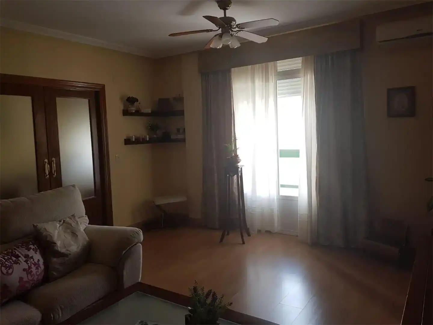 Sala de estar de Piso en venta en Trujillo con Aire acondicionado y Balcón