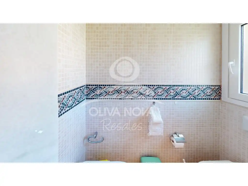 Baño de Casa o chalet en venta en Oliva con Terraza y Piscina