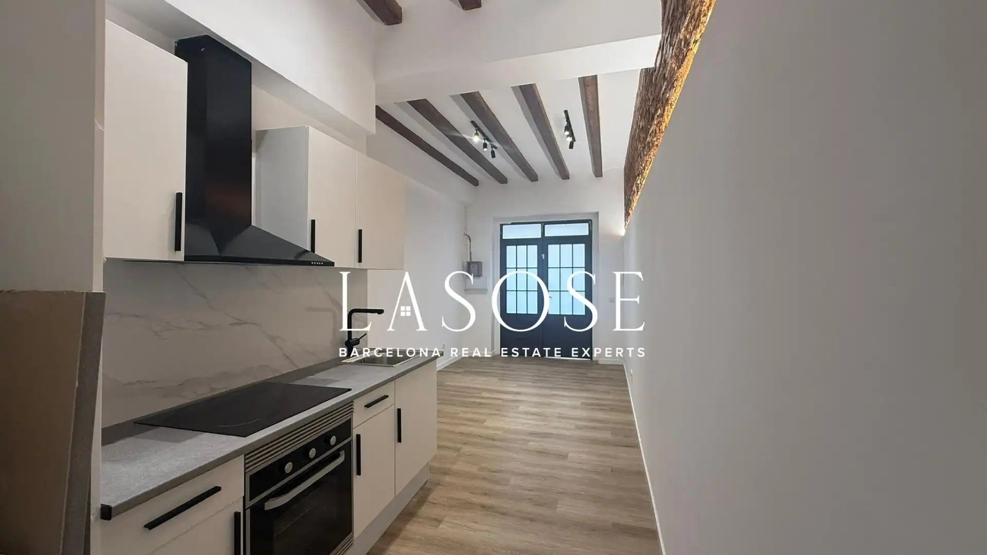Cocina de Apartamento en venta en Barcelona