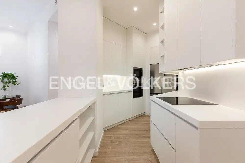 Kitchen of Flat for rent in Valencia  with Air Conditioner, Heating and Furnished