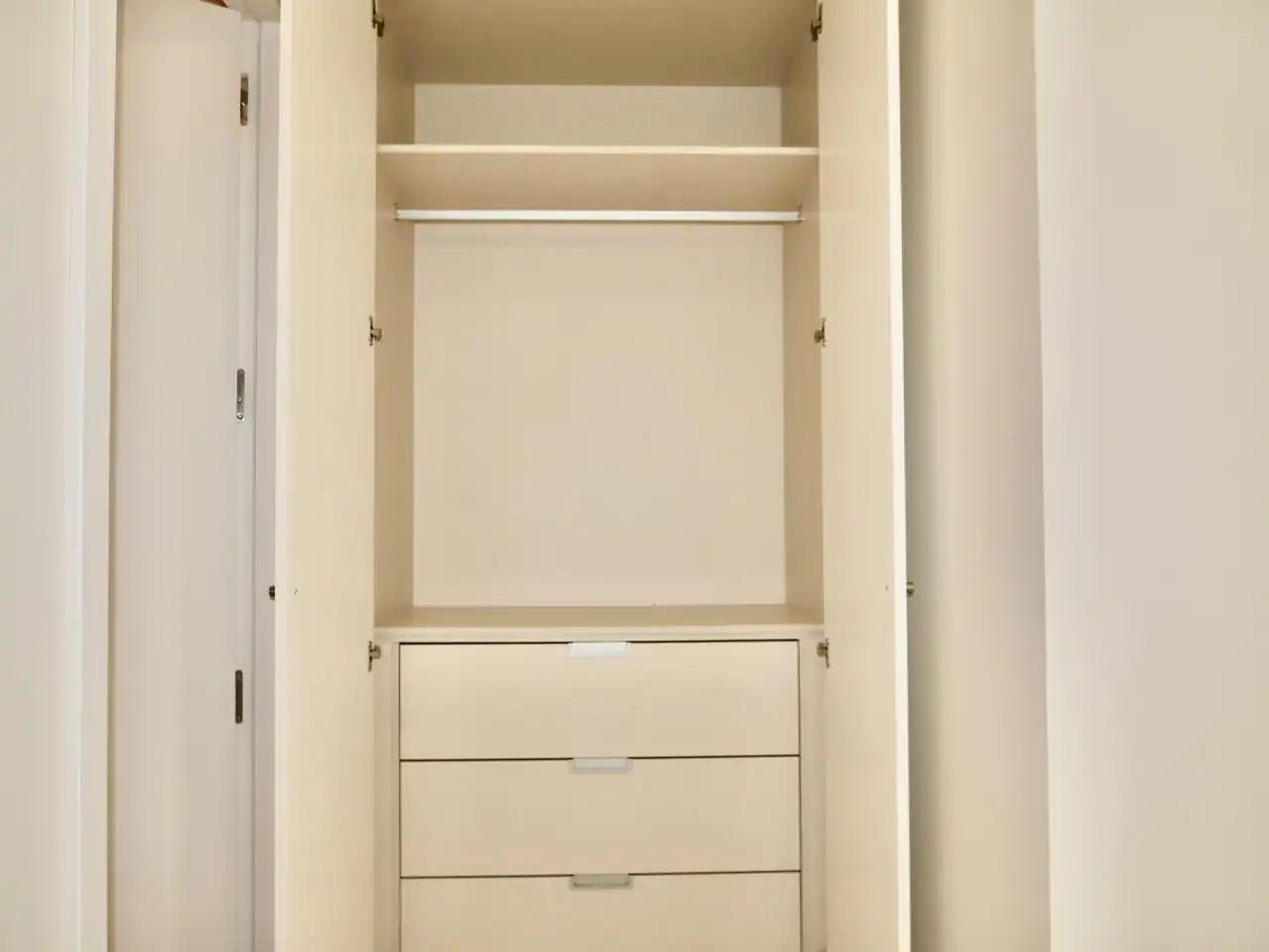 Flat for rent in Ángel Ojeda Avilés, Entrenúcleos