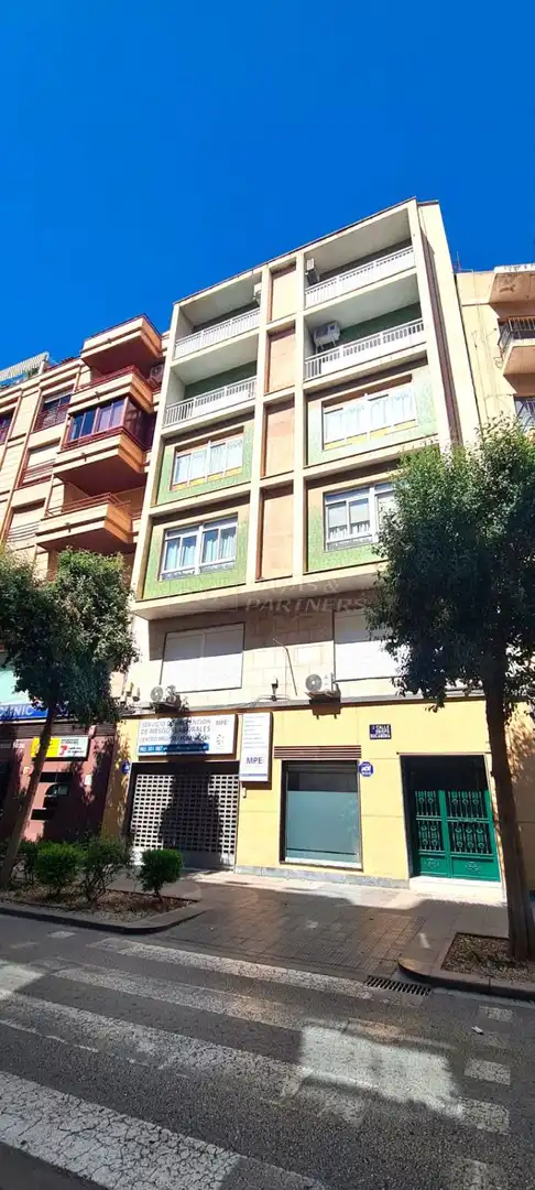 Gewerbefläche zur Miete in Orihuela ciudad