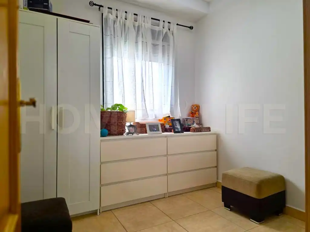 Habitación de Apartamento en venta en Torremolinos con Aire acondicionado y Amueblado