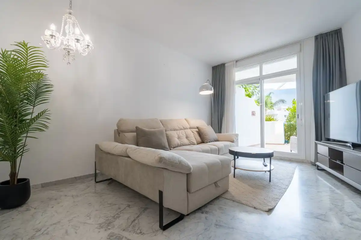 Living room of Ground floor for sale in Marbella  with Air Conditioner, Terrace and Storage room