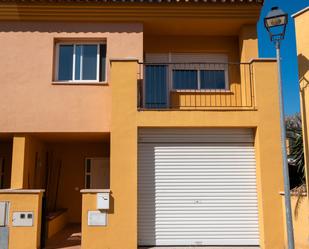 Exterior view of Single-family semi-detached for sale in Alfara de Carles  with Air Conditioner and Terrace