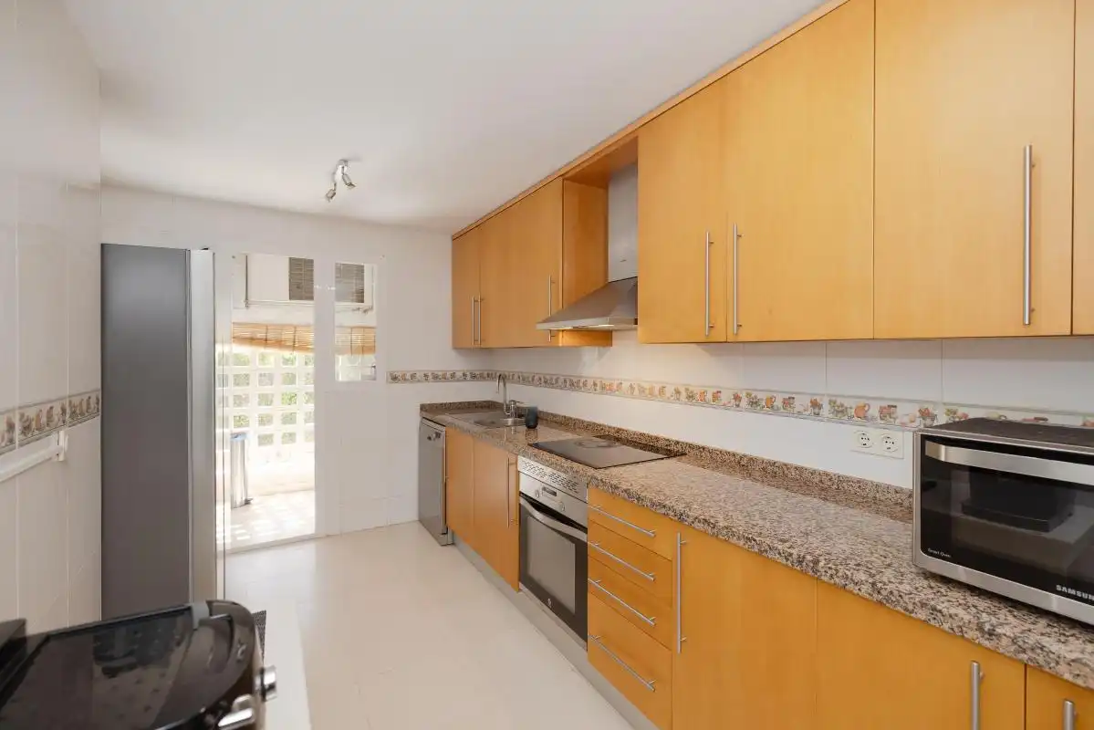 Cocina de Piso en venta en Marbella con Aire acondicionado, Calefacción y Jardín privado