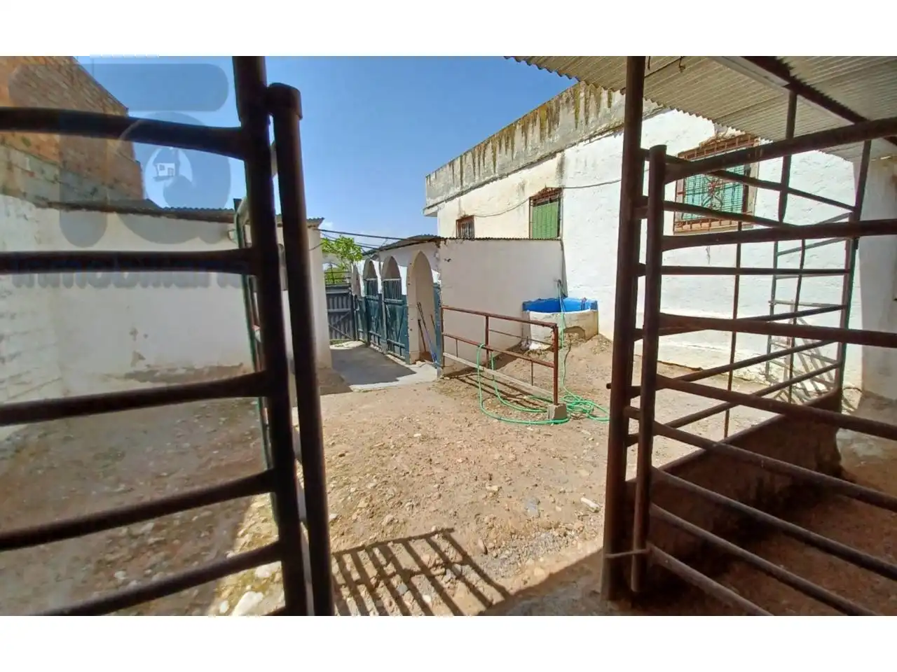 Vista exterior de Casa o xalet en venda en Granada amb Jardí privat i Terrassa