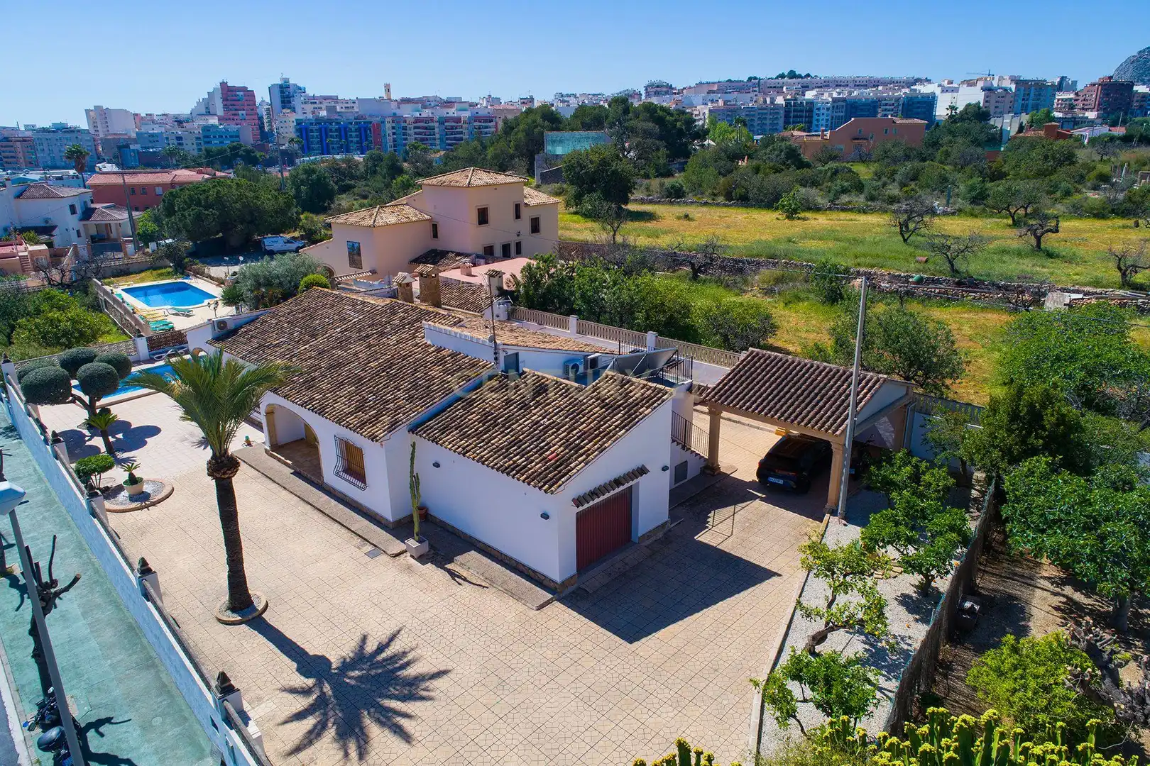 Vista exterior de Casa o xalet en venda en Calpe / Calp amb Aire condicionat, Jardí privat i Traster