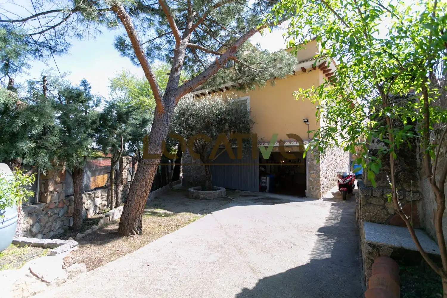 Vista exterior de Casa o chalet en venta en El Hoyo de Pinares  con Calefacción, Terraza y Trastero