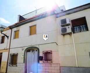 Vista exterior de Casa adosada en venda en Alcaudete amb Traster