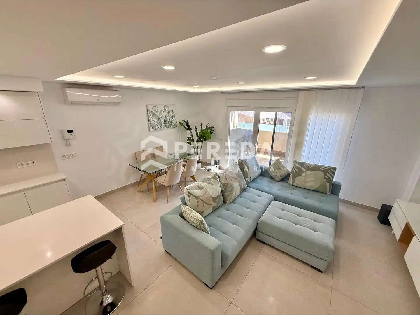 Living room of Houses for sale in Roquetas de Mar  with Air Conditioner, Private garden and Terrace