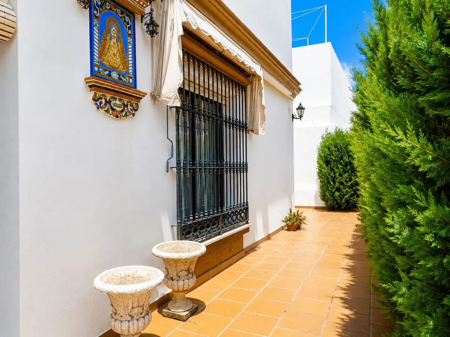 Exterior view of Houses for sale in Chipiona  with Air Conditioner, Terrace and Storage room