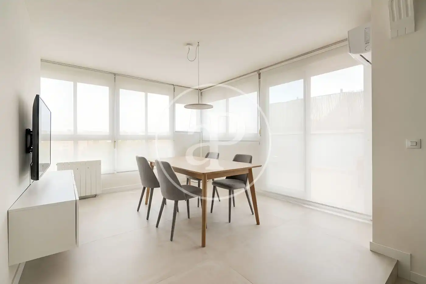 Comedor de Ático en venta en Madrid con Calefacción y Terraza