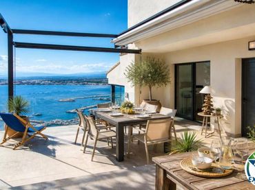 Chalet con piscina en venta en de Joan Margarit 5