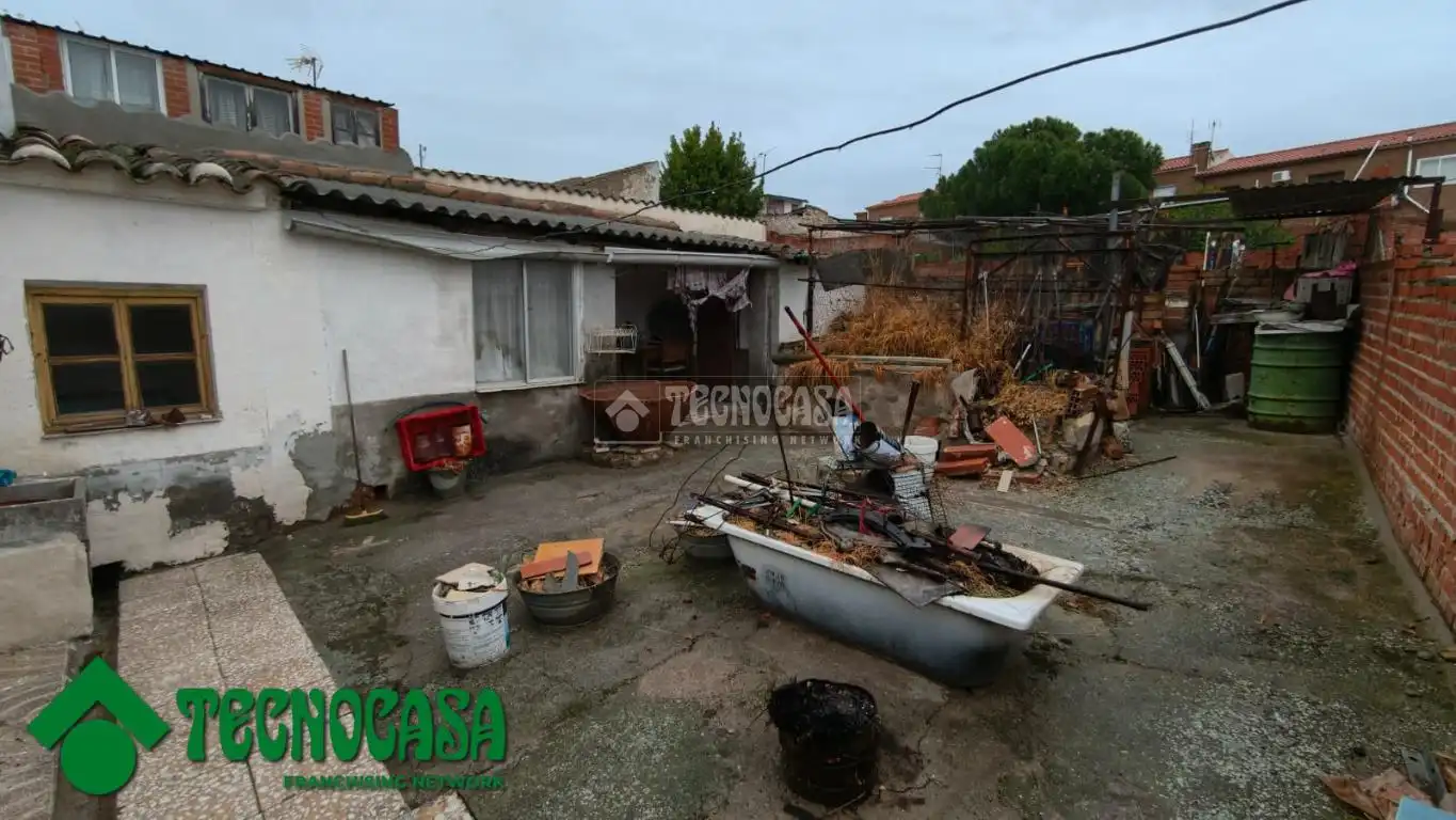 Einfamilien-Reihenhaus zum Verkauf in La Puebla de Montalbán mit Heizung, Privatgarten und Terrasse