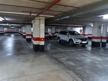 Single parking space to rent in Calle Joaquín Blume 16