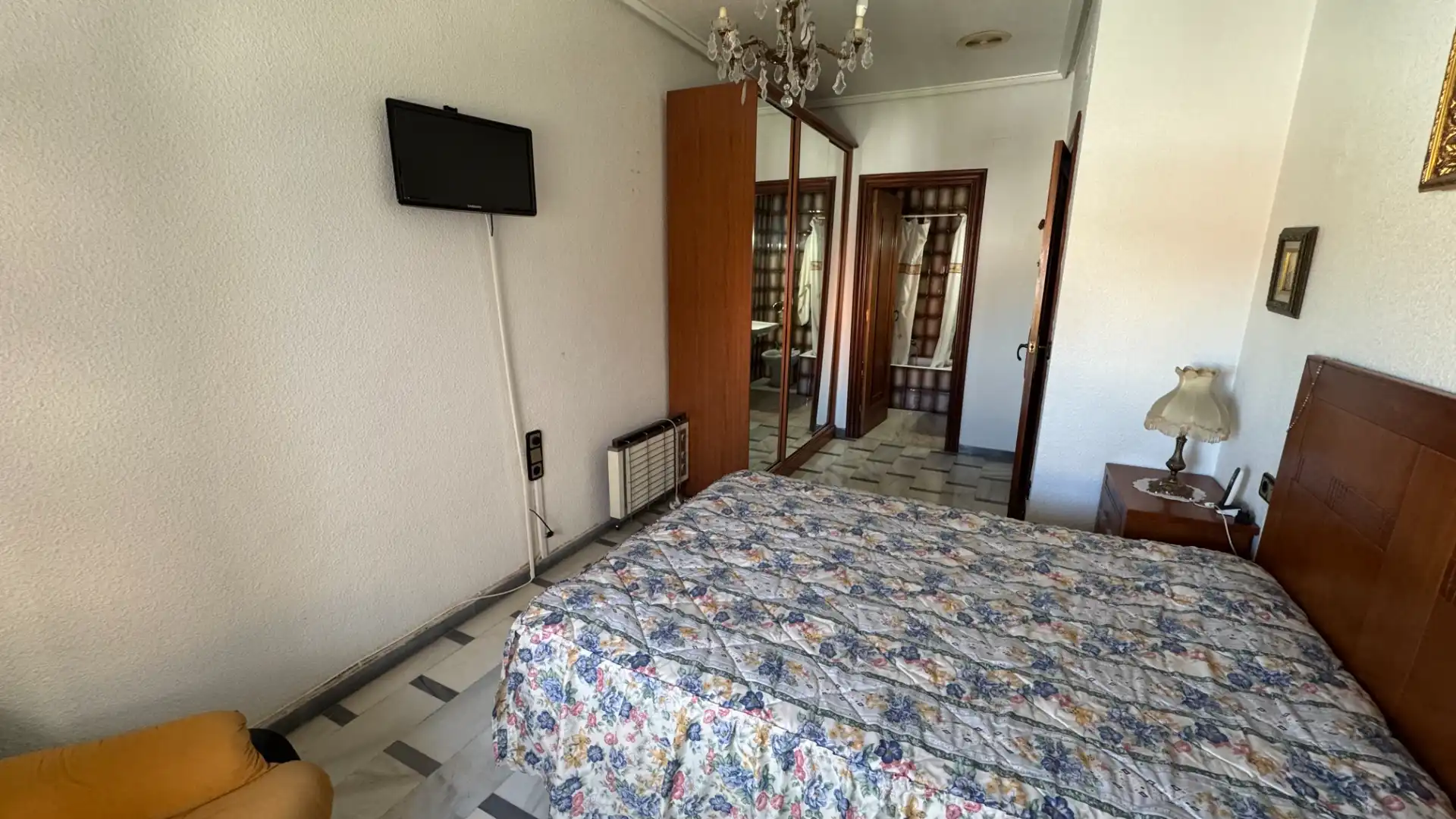 Habitación de Piso en venta en Dolores con Amueblado, Horno y Lavadora