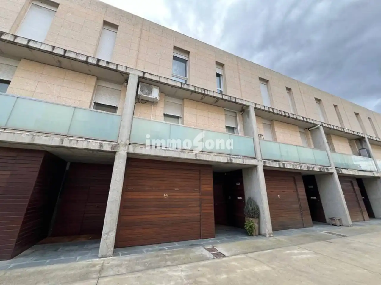 Vista exterior de Casa o xalet en venda en Tona amb Aire condicionat, Calefacció i Terrassa