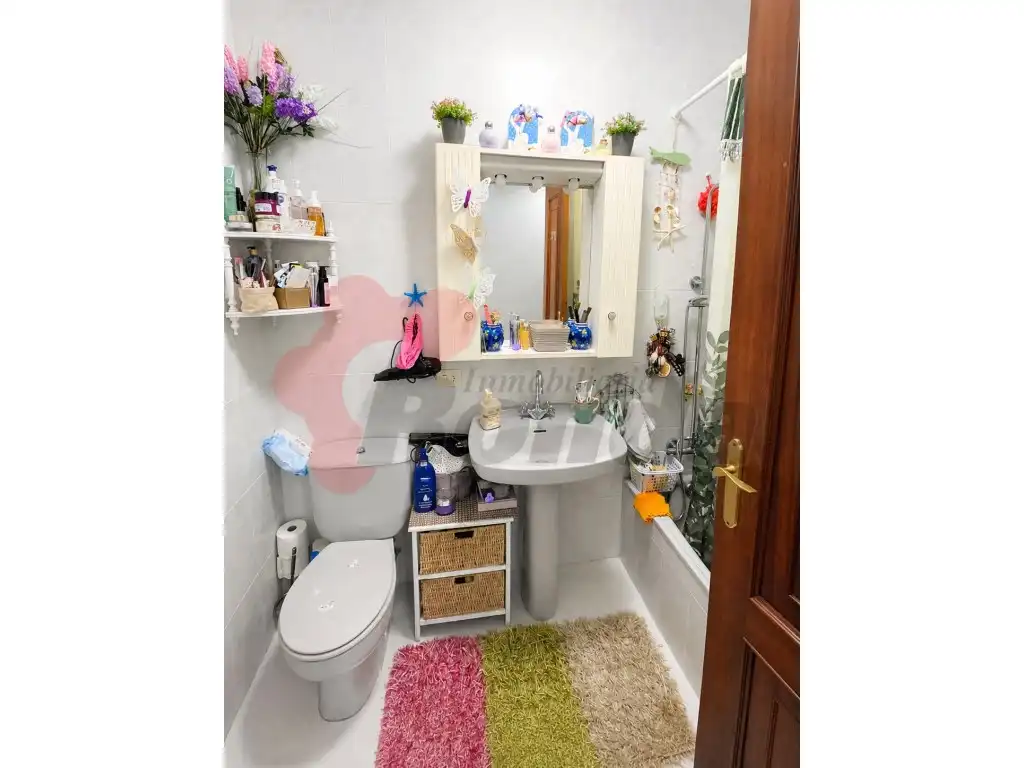 Badezimmer von Wohnung zum Verkauf in Lugo mit Möbliert