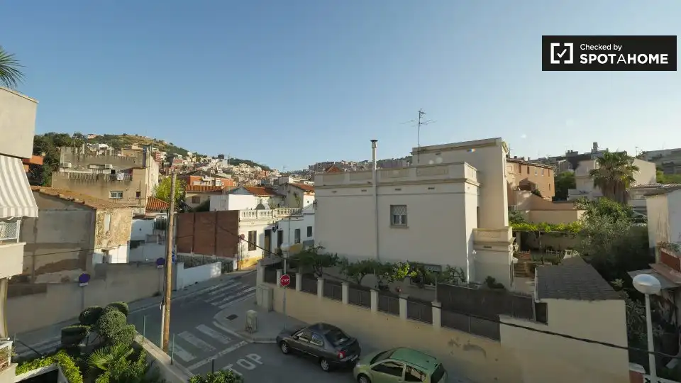 Exterior view of Flat for share in Barcelona  with Air Conditioner, Heating and Furnished