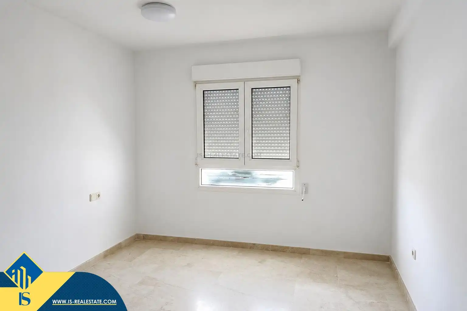 Dormitori de Pis en venda en Córdoba amb Terrassa, Moblat i Balcó