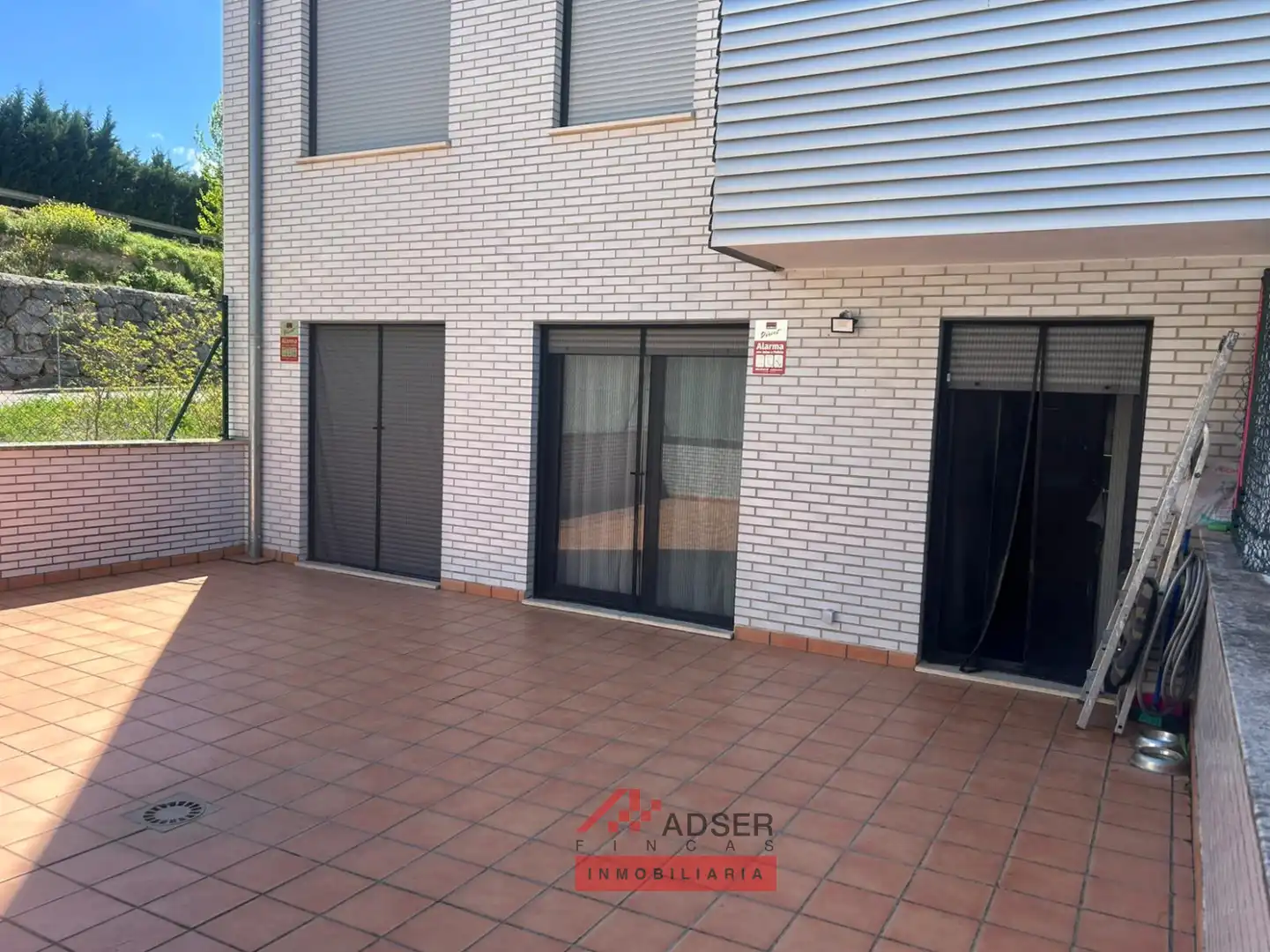 Exterior view of Flat for sale in Albelda de Iregua  with Heating, Parquet flooring and Terrace
