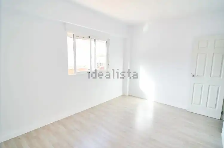 Dormitori de Casa o xalet de lloguer en El Puig de Santa Maria amb Aire condicionat, Terrassa i Traster
