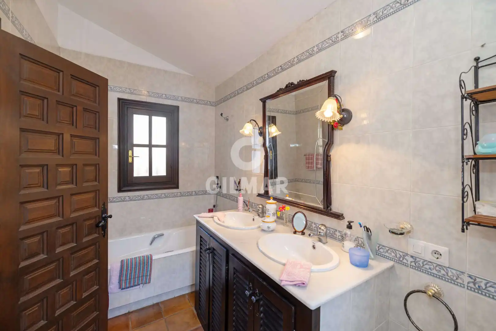Bany de Casa o xalet en venda en Estepona amb Jardí privat