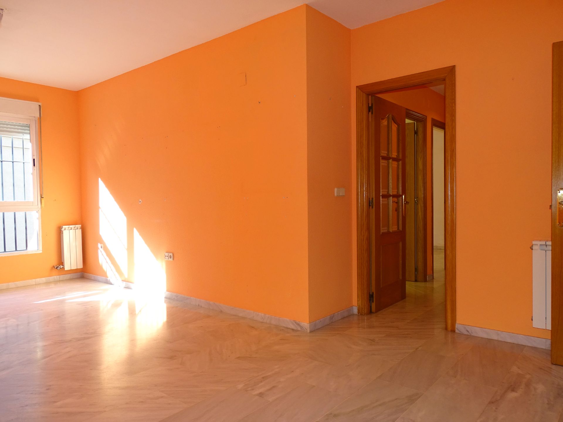 Flat for sale in  Granada Capital  with Heating