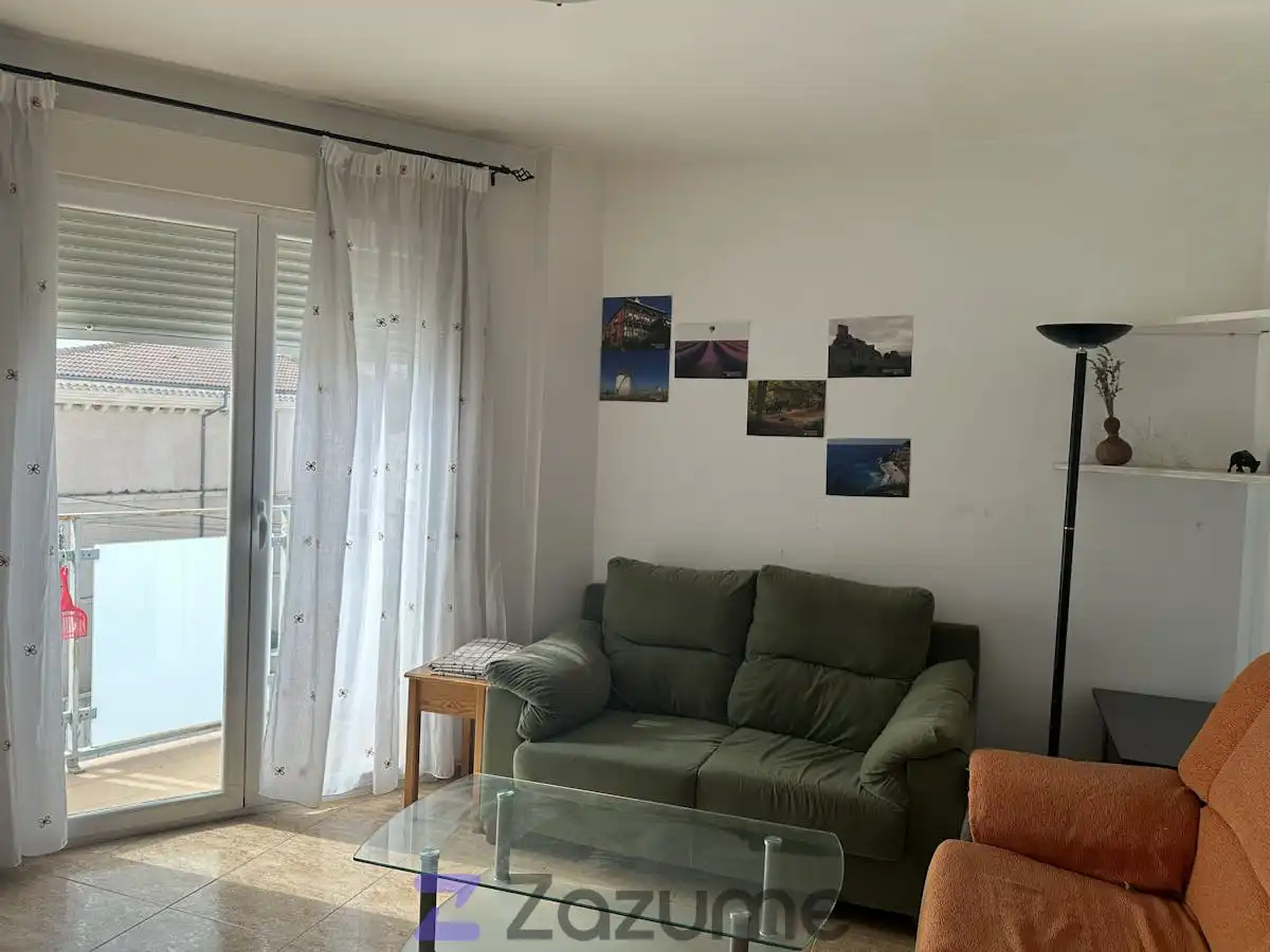 Sala de estar de Piso de alquiler en Arcas del Villar con Calefacción, Trastero y Amueblado