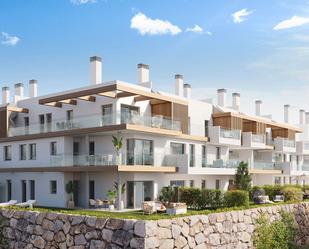 Vista exterior de Apartament en venda en Rincón de la Victoria amb Aire condicionat, Terrassa i Piscina