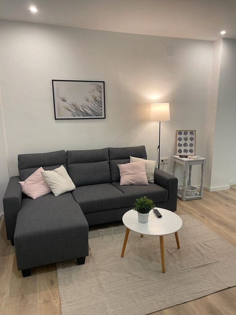 Living room of Flat to rent in  Zaragoza Capital  with Heating, Furnished and Oven