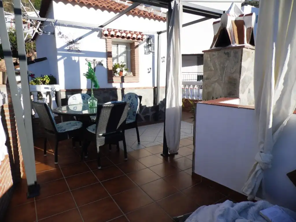 Casa rústica amb terrassa en venda a Árchez, imagen 4