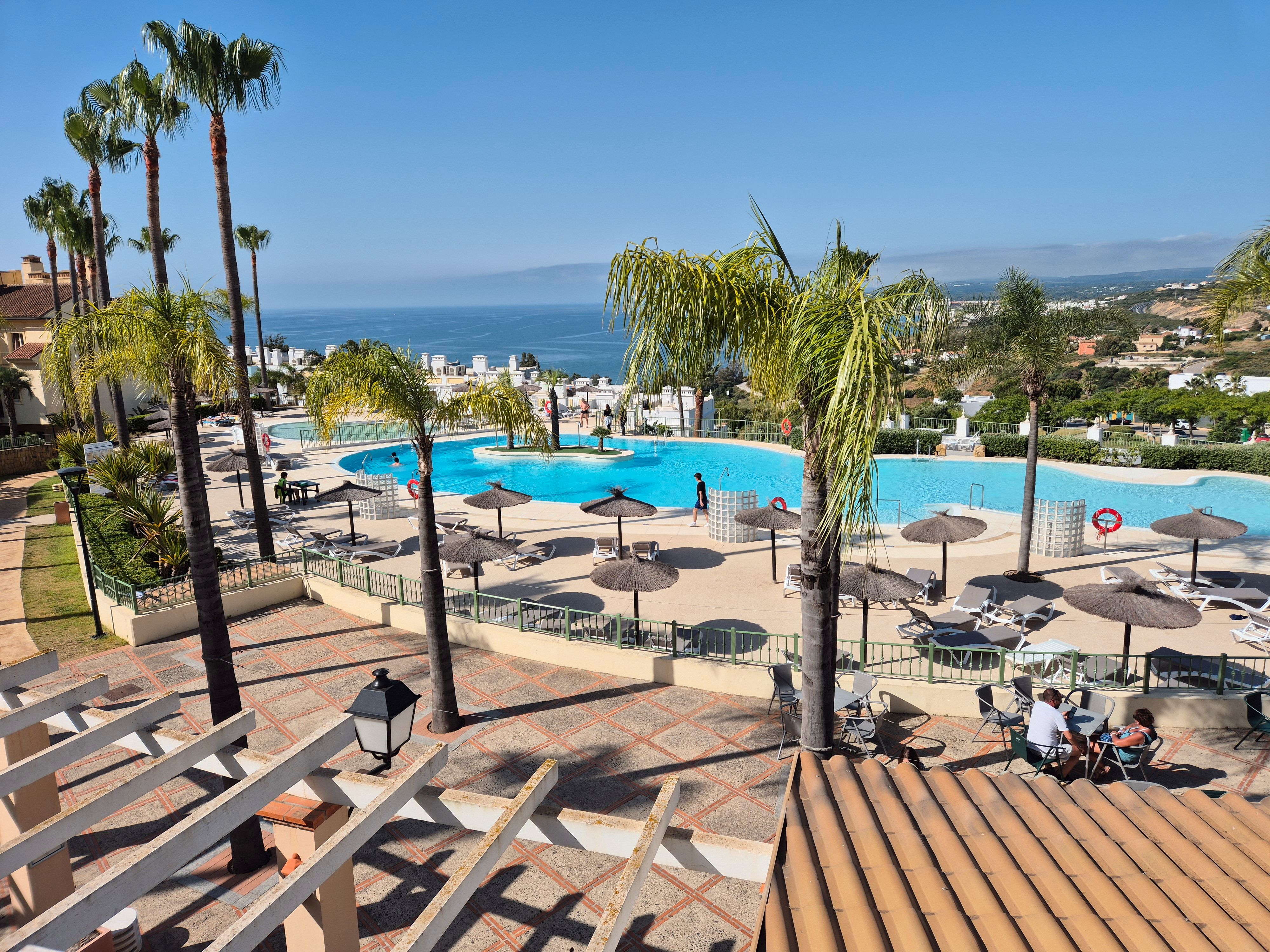 Swimming pool of Apartment for sale in Manilva