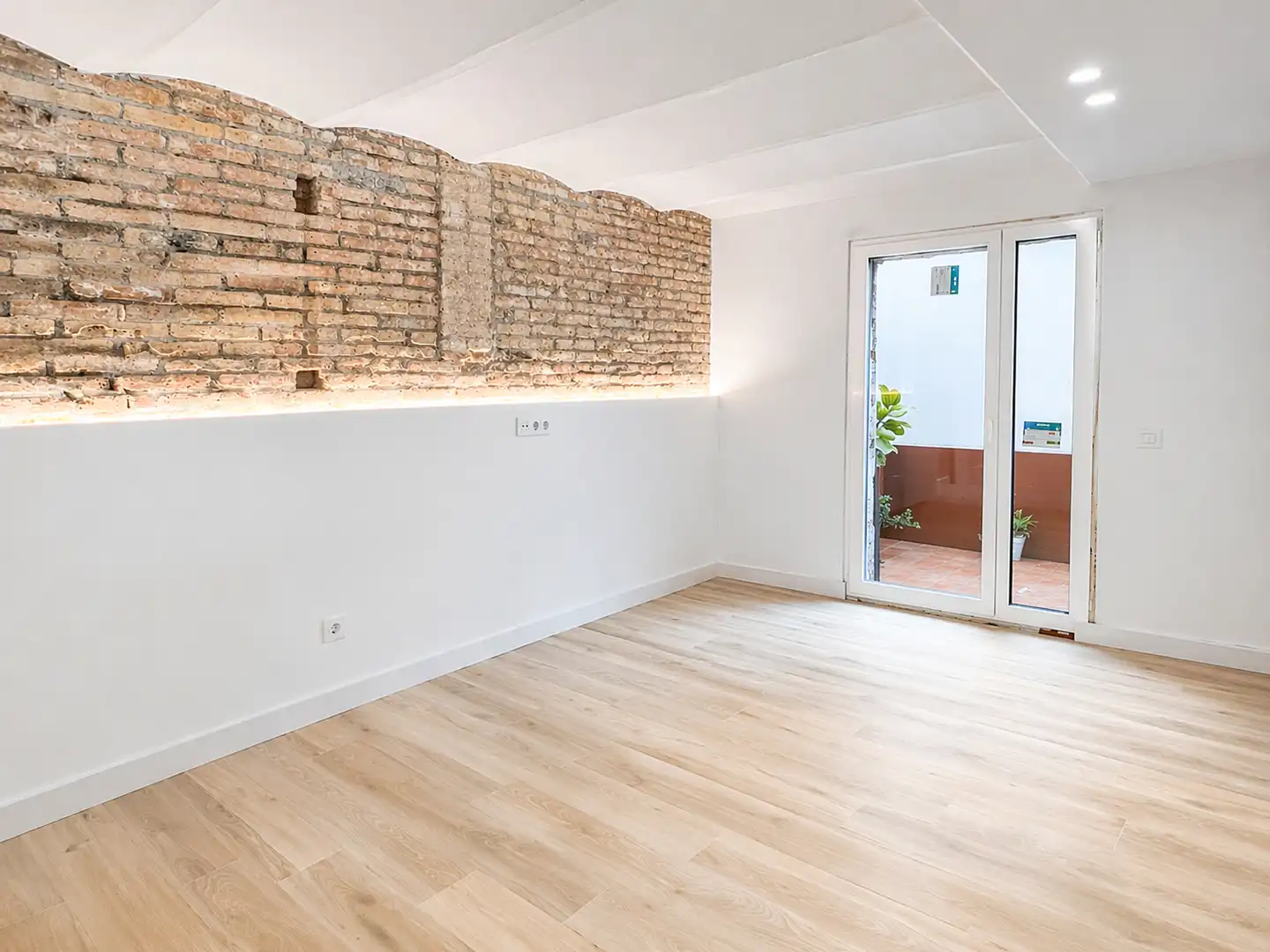 Planta baixa en venda en Barcelona amb Aire condicionat, Forn i Microones