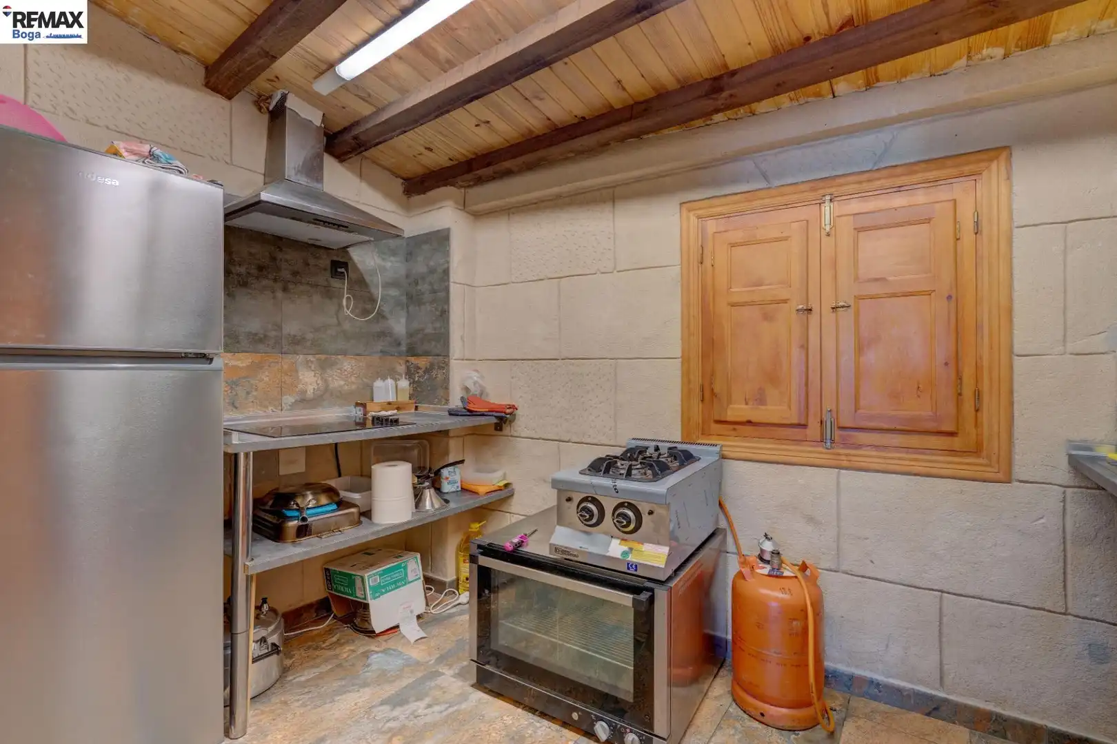 Kitchen of Commercial properties for sale in Cordovín  with Furnished