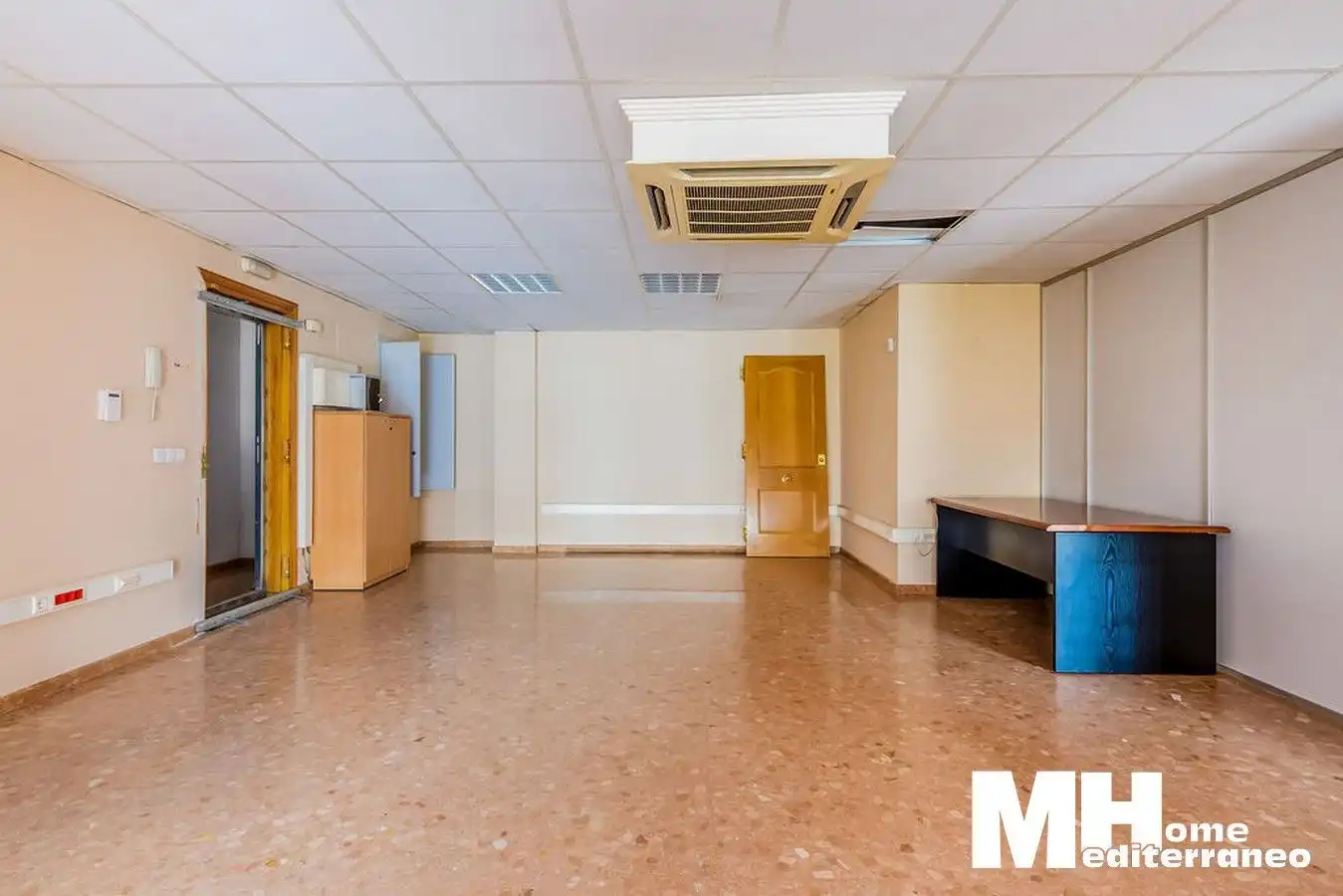 Office for sale in Vila-real  with Air Conditioner and Heating