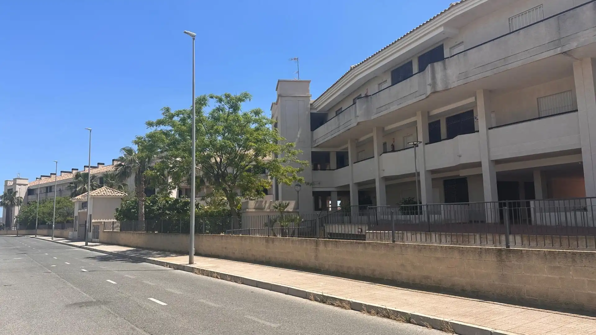 Vista exterior de Piso en venta en Elche / Elx con Aire acondicionado, Calefacción y Terraza