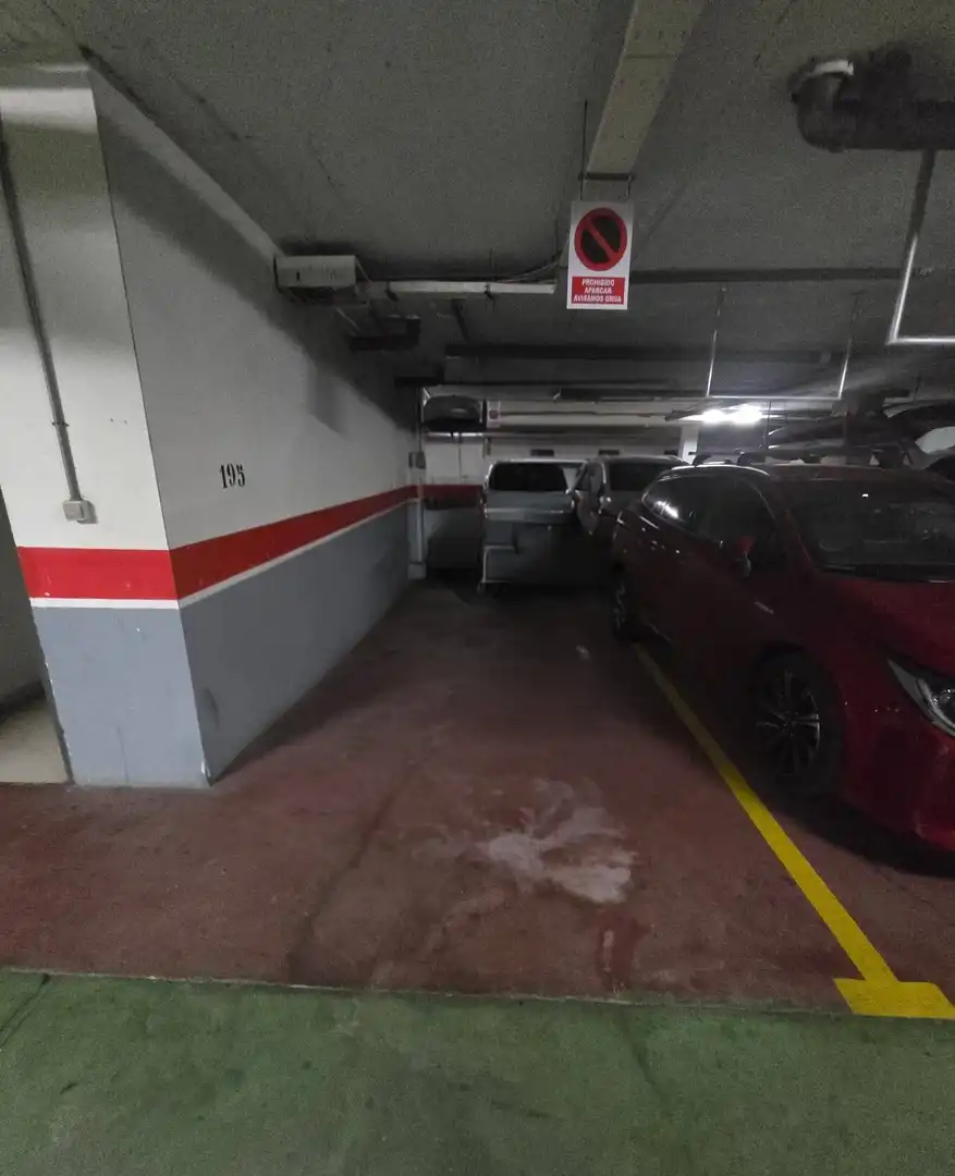 Parkplatz von Erdgeschoss zum Verkauf in Manilva mit Klimaanlage, Terrasse und Möbliert