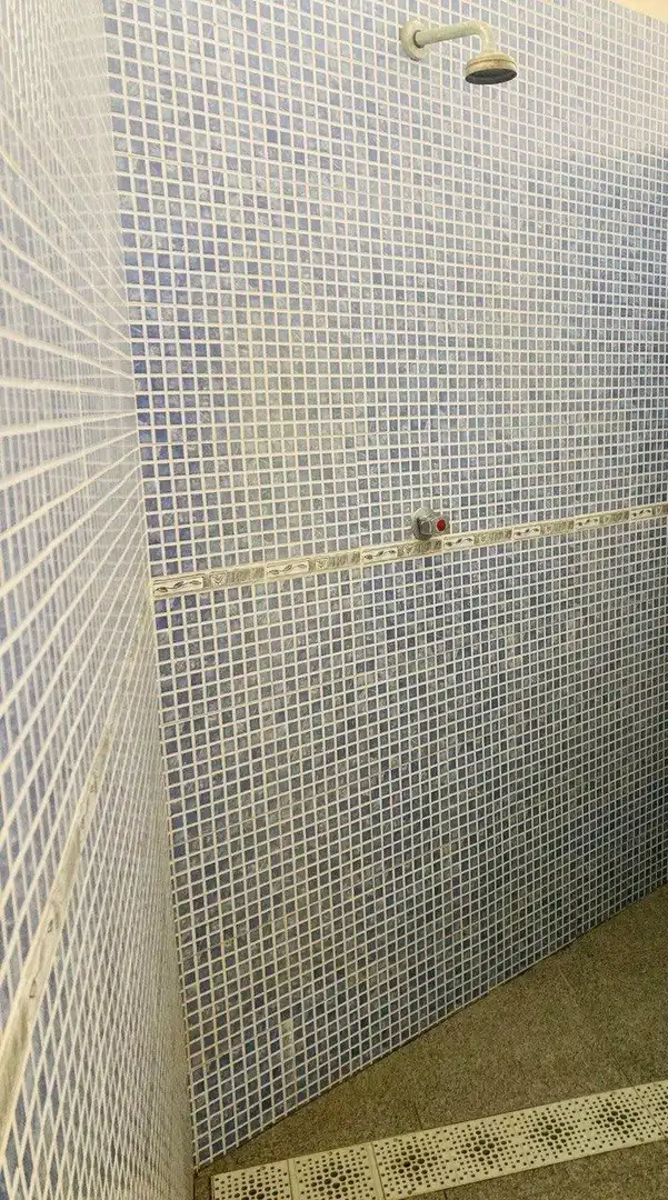 Bathroom of Flat for sale in Sueca  with Air Conditioner, Private garden and Storage room