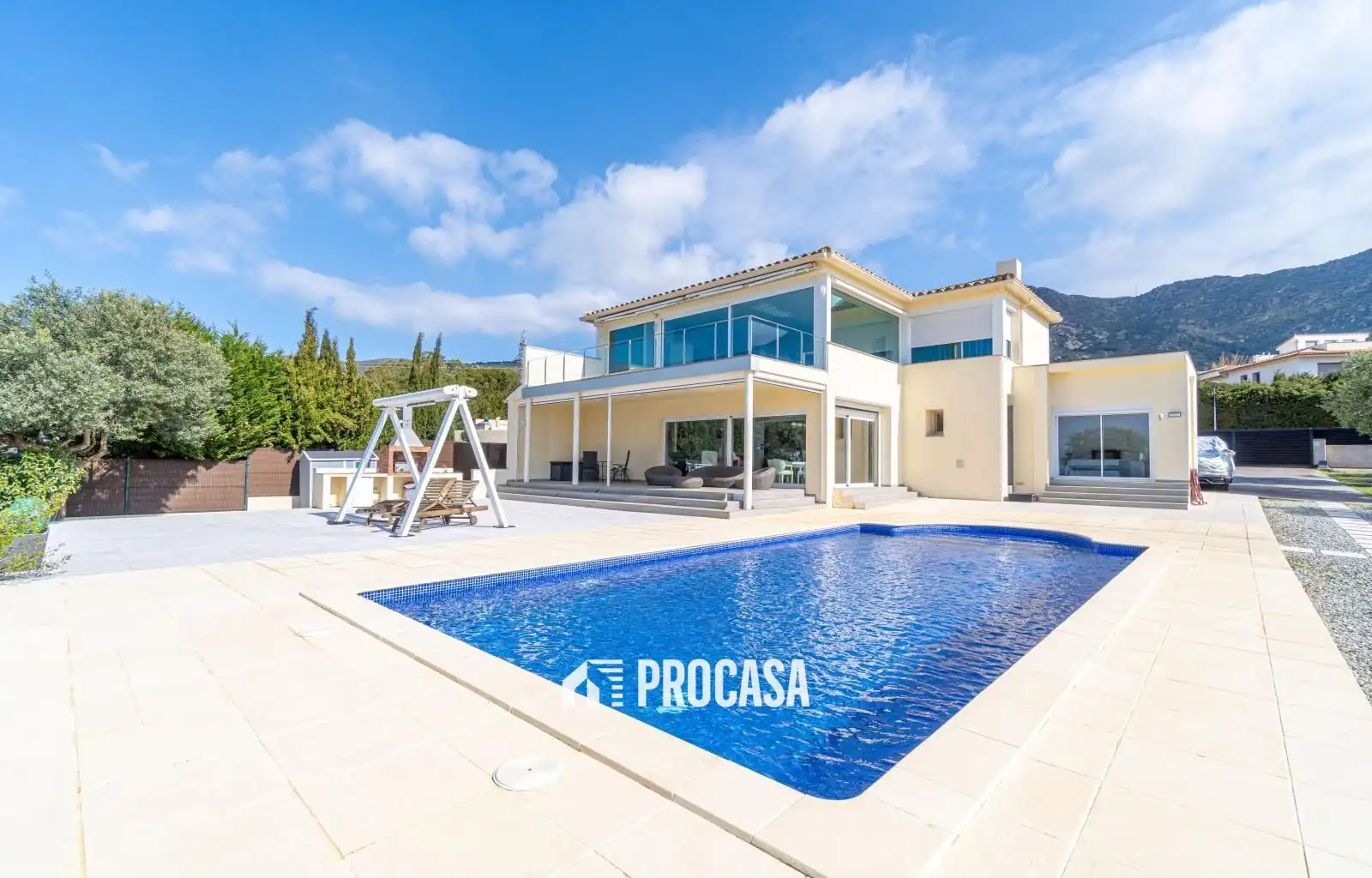 Villa mit Pool zum Verkauf in BALMES