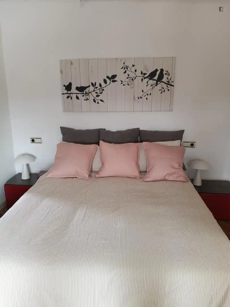 Habitación de Apartamento de alquiler en Valencia con Aire acondicionado, Calefacción y Amueblado