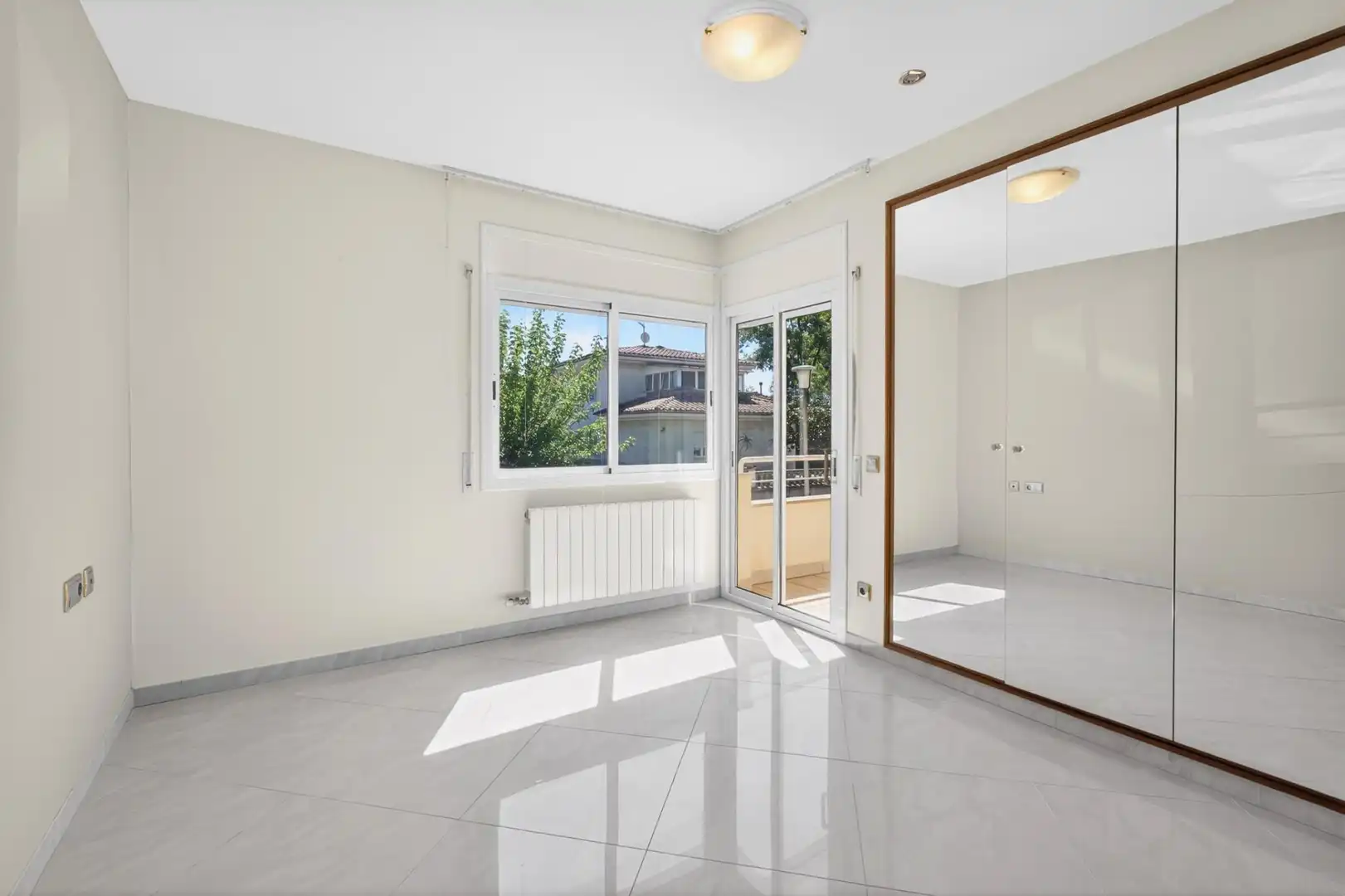 Habitación de Casa o chalet en venta en Aiguaviva con Aire acondicionado, Calefacción y Jardín privado