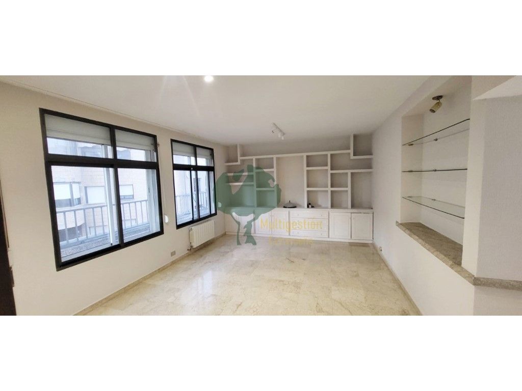 Attic to rent in Centro