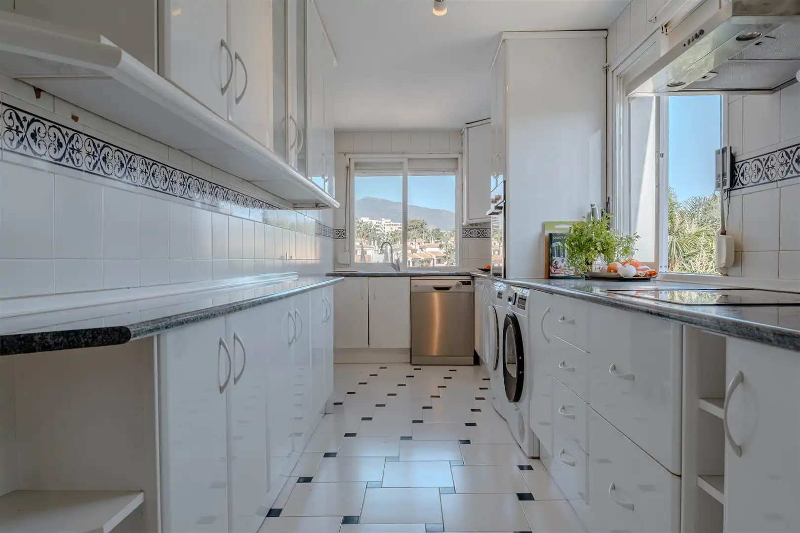 Cuina de Apartament en venda en Estepona